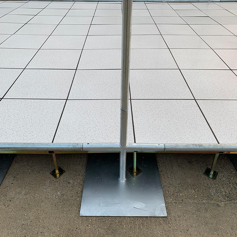 5x7m একটি ঝিল্লি আবৃত ইস্পাত ফ্রেমের কাঠামো ত্রাণ তাঁবু টাইপ করুন